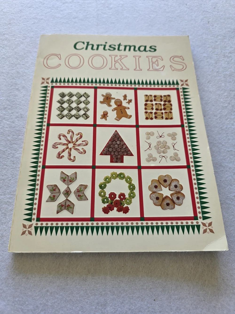 Vintage Holiday Southern Living Christmas Cookies Recipe Book - Cream and Green